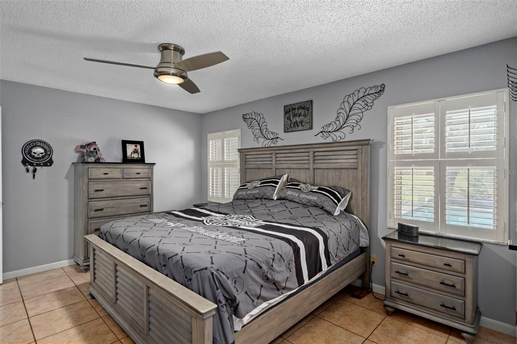 Active With Contract: $349,000 (3 beds, 2 baths, 1390 Square Feet)