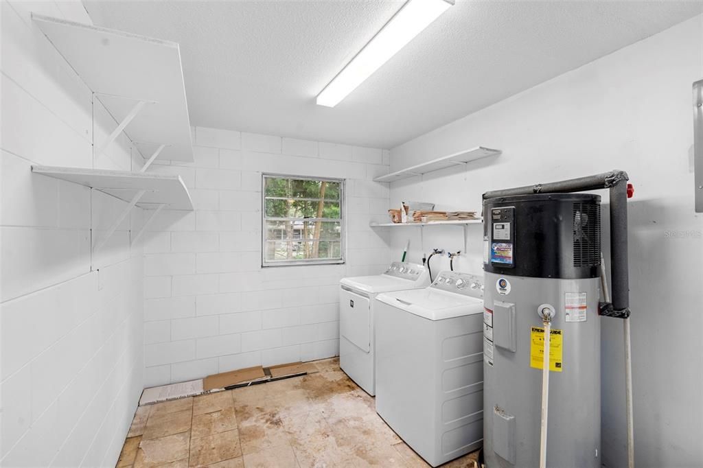 For Sale: $400,000 (3 beds, 2 baths, 1234 Square Feet)