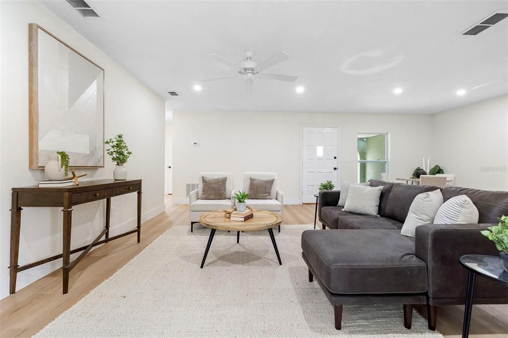 For Sale: $400,000 (3 beds, 2 baths, 1234 Square Feet)