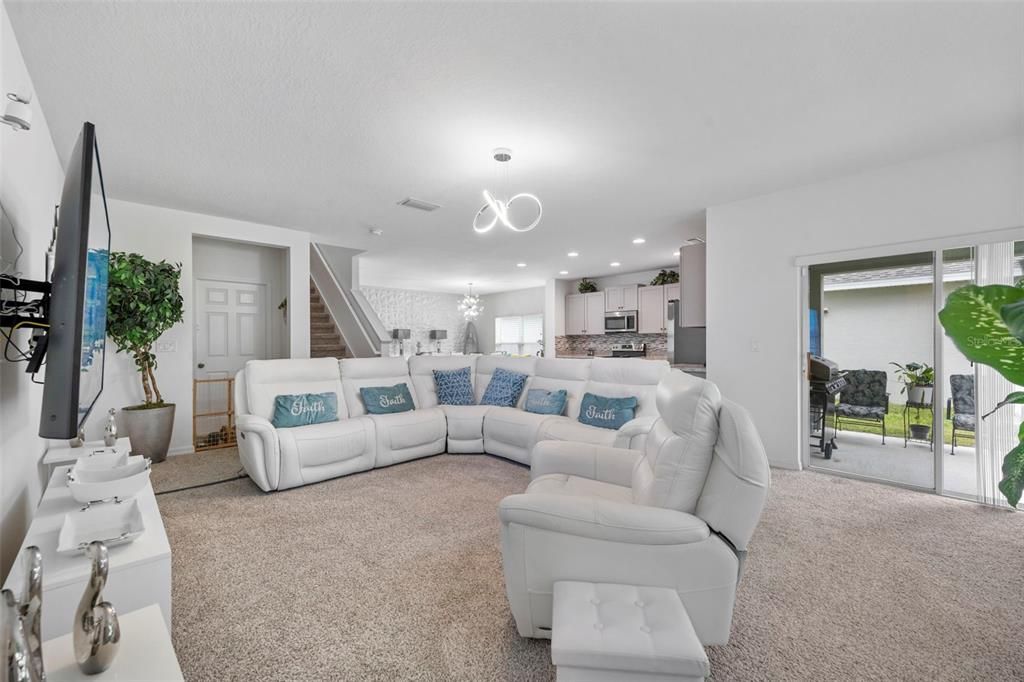 For Sale: $475,000 (5 beds, 3 baths, 3216 Square Feet)