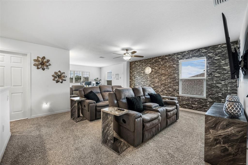 For Sale: $475,000 (5 beds, 3 baths, 3216 Square Feet)