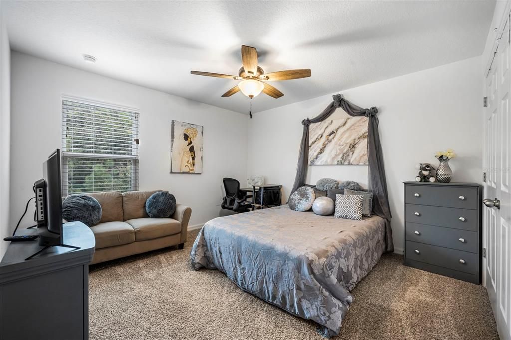 For Sale: $475,000 (5 beds, 3 baths, 3216 Square Feet)