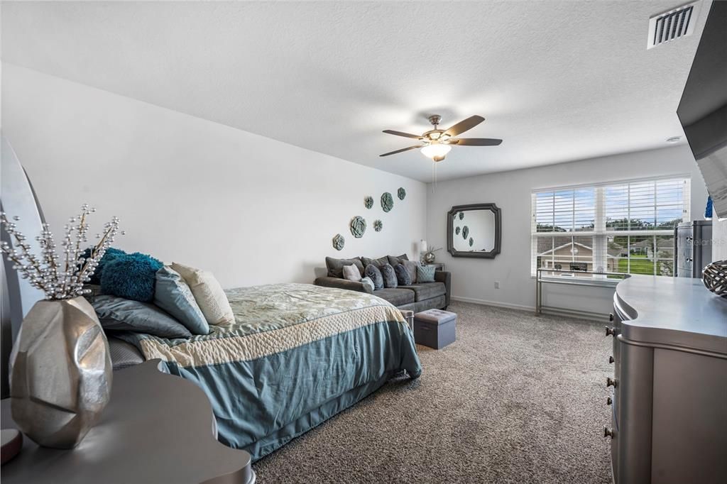 For Sale: $475,000 (5 beds, 3 baths, 3216 Square Feet)