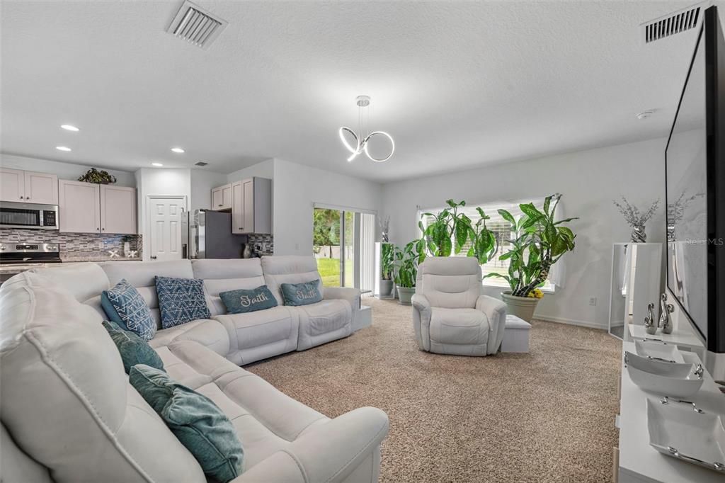 For Sale: $475,000 (5 beds, 3 baths, 3216 Square Feet)