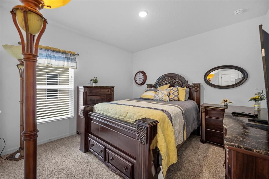 For Sale: $475,000 (5 beds, 3 baths, 3216 Square Feet)