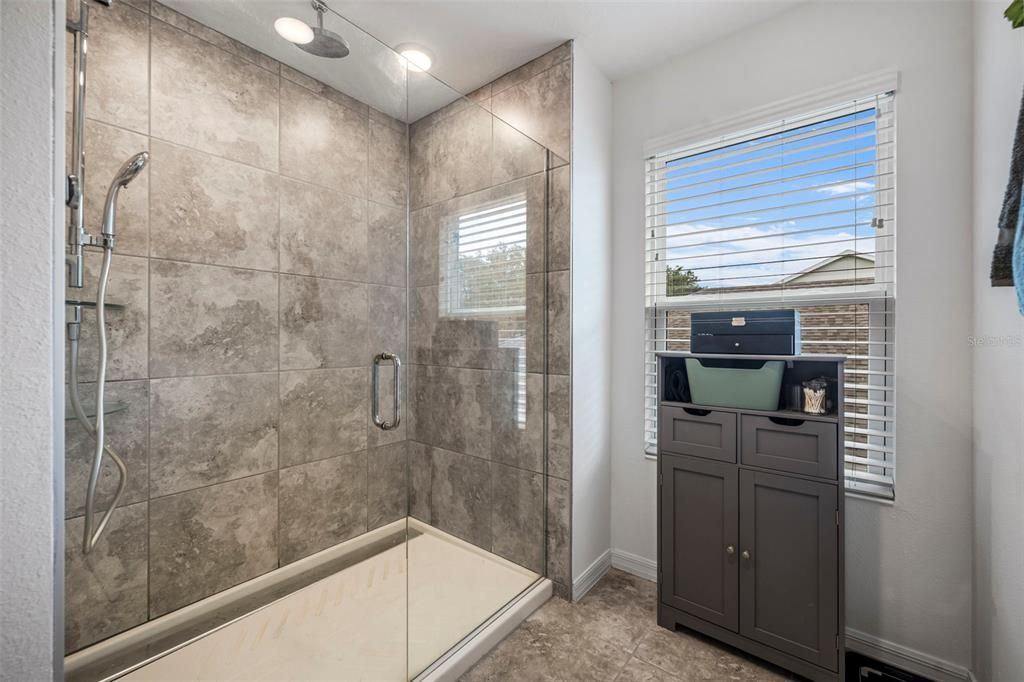 For Sale: $475,000 (5 beds, 3 baths, 3216 Square Feet)