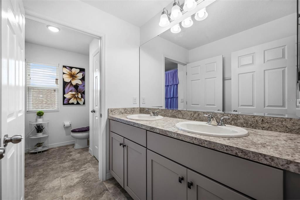 For Sale: $475,000 (5 beds, 3 baths, 3216 Square Feet)