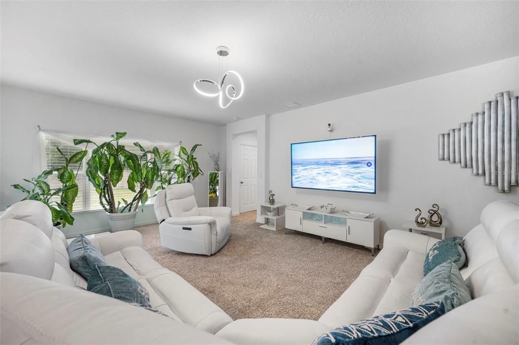 For Sale: $475,000 (5 beds, 3 baths, 3216 Square Feet)