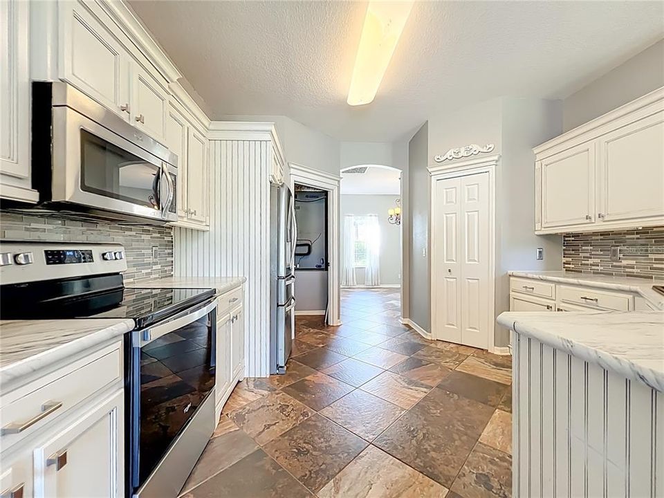 For Sale: $475,000 (4 beds, 2 baths, 2238 Square Feet)