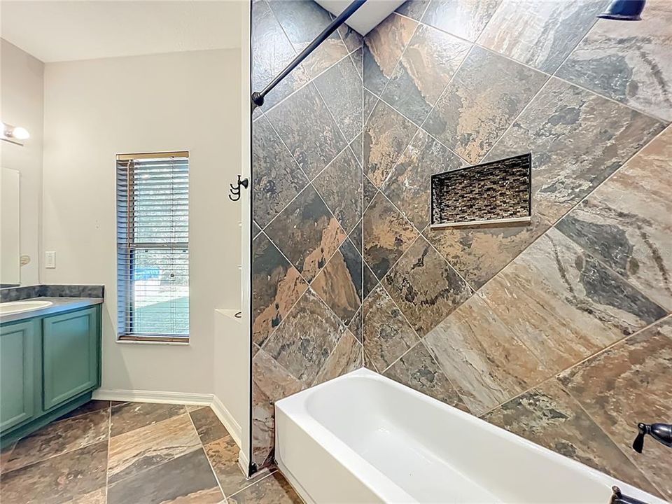 For Sale: $475,000 (4 beds, 2 baths, 2238 Square Feet)