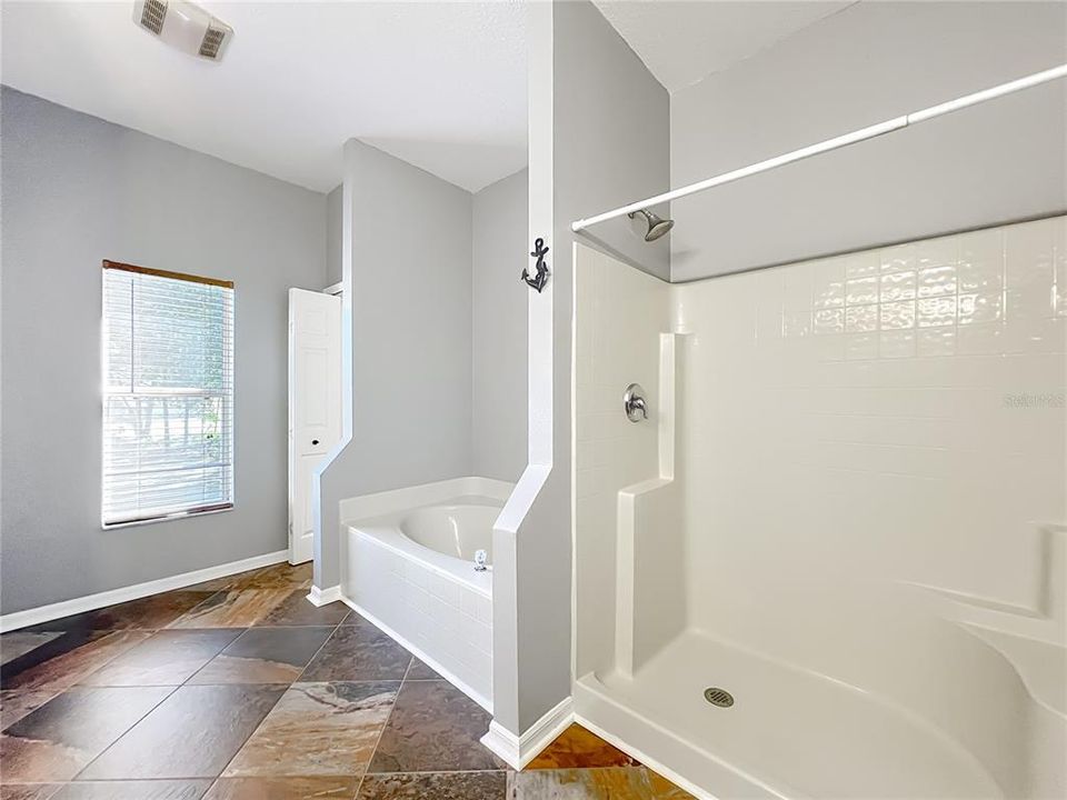 For Sale: $475,000 (4 beds, 2 baths, 2238 Square Feet)