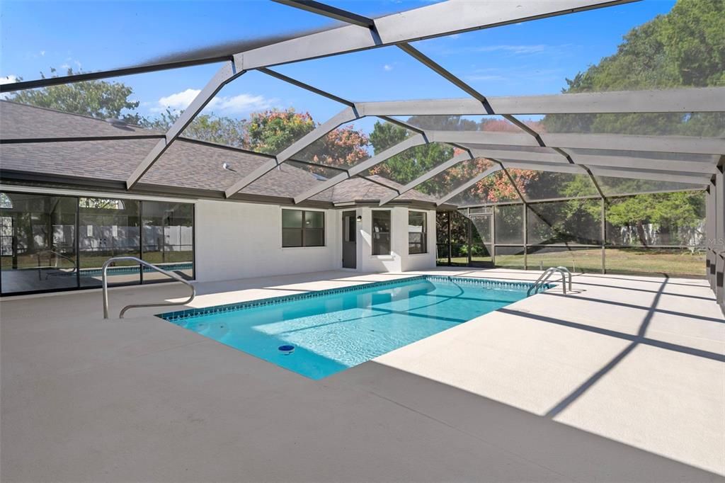 For Sale: $685,000 (5 beds, 4 baths, 3721 Square Feet)