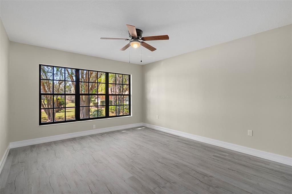 For Sale: $685,000 (5 beds, 4 baths, 3721 Square Feet)