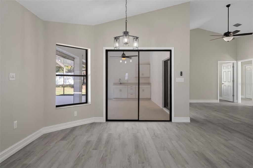 For Sale: $685,000 (5 beds, 4 baths, 3721 Square Feet)