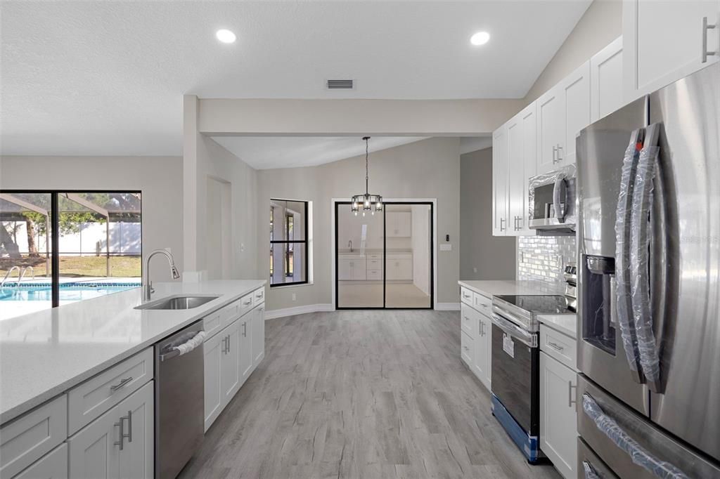 For Sale: $685,000 (5 beds, 4 baths, 3721 Square Feet)