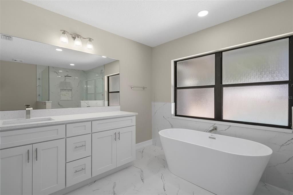 For Sale: $685,000 (5 beds, 4 baths, 3721 Square Feet)