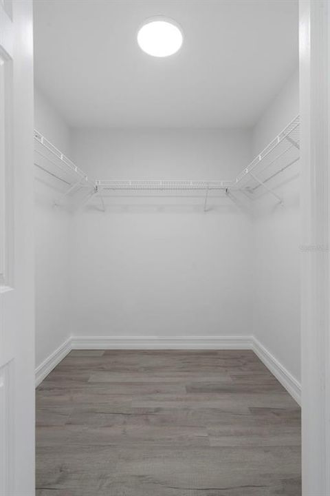 For Sale: $685,000 (5 beds, 4 baths, 3721 Square Feet)