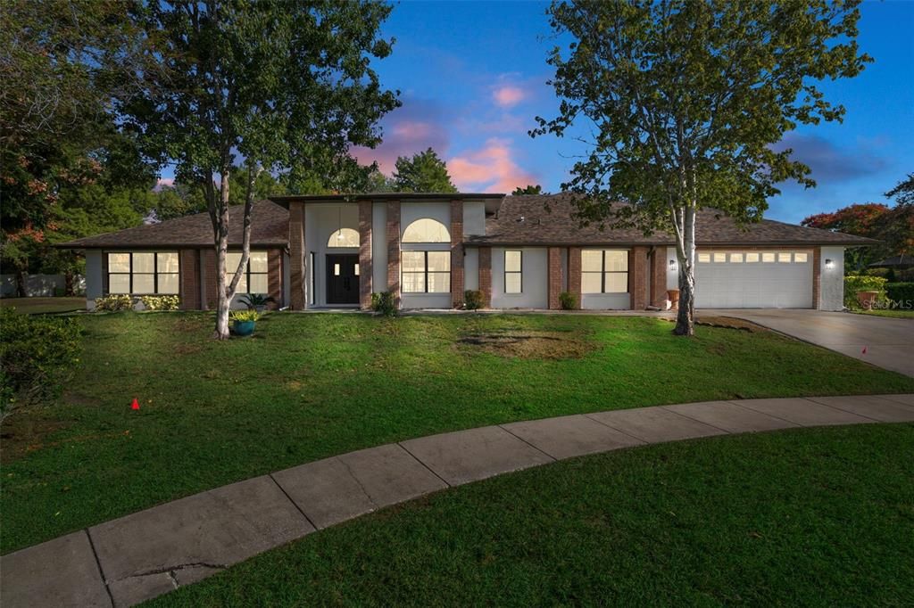 For Sale: $685,000 (5 beds, 4 baths, 3721 Square Feet)