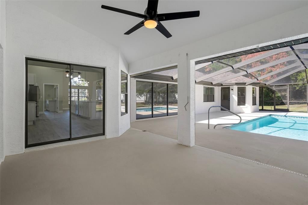 For Sale: $685,000 (5 beds, 4 baths, 3721 Square Feet)