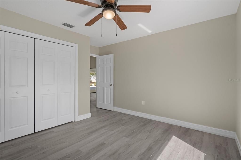 For Sale: $685,000 (5 beds, 4 baths, 3721 Square Feet)