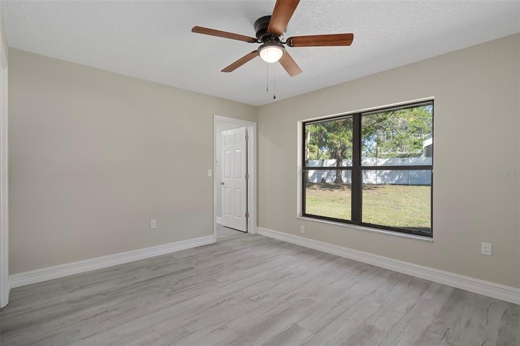 For Sale: $685,000 (5 beds, 4 baths, 3721 Square Feet)