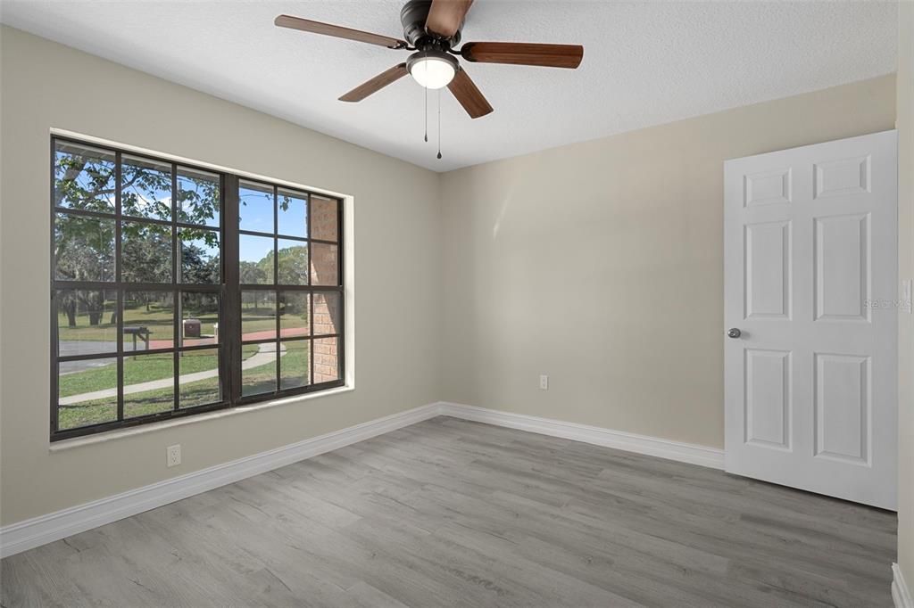 For Sale: $685,000 (5 beds, 4 baths, 3721 Square Feet)