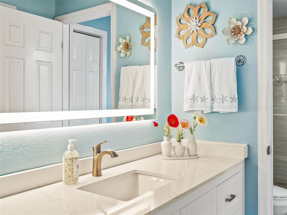 For Sale: $305,000 (2 beds, 2 baths, 1142 Square Feet)