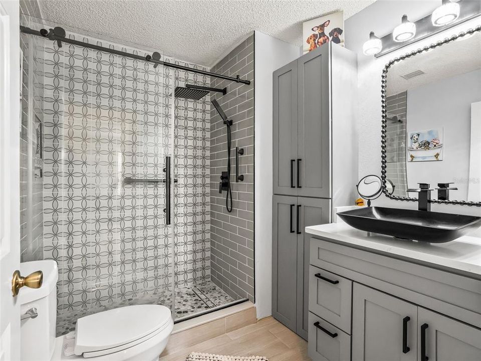 For Sale: $305,000 (2 beds, 2 baths, 1142 Square Feet)