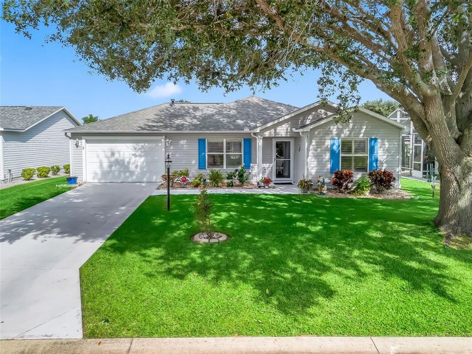 For Sale: $305,000 (2 beds, 2 baths, 1142 Square Feet)