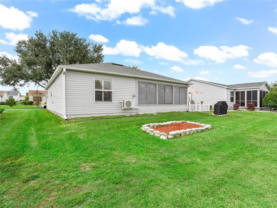 For Sale: $305,000 (2 beds, 2 baths, 1142 Square Feet)