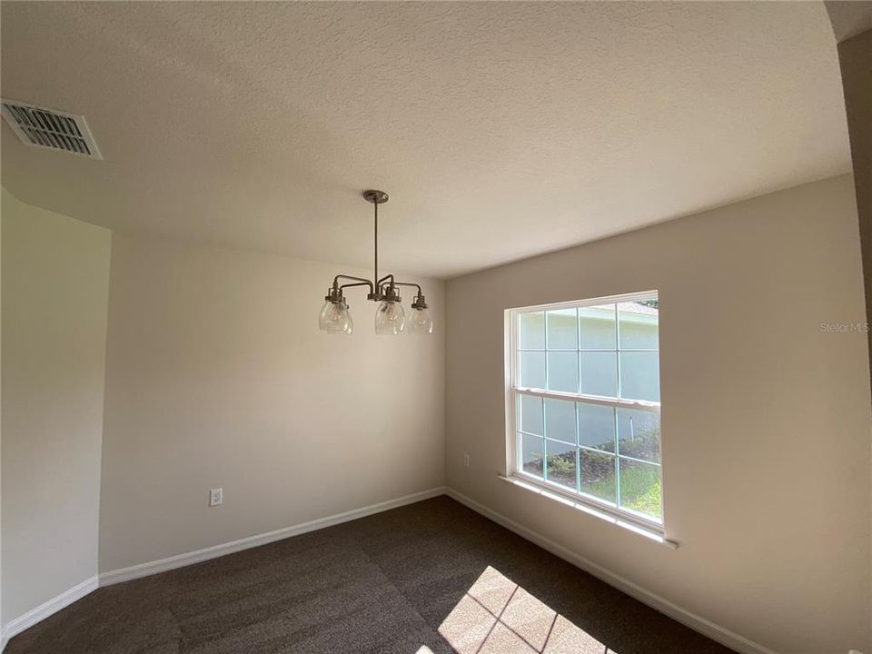 For Rent: $1,895 (4 beds, 2 baths, 2079 Square Feet)