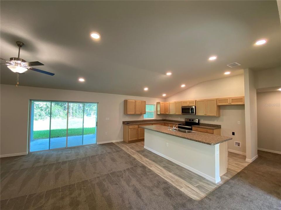 For Rent: $1,895 (4 beds, 2 baths, 2079 Square Feet)