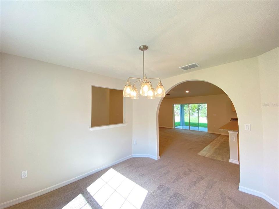 For Rent: $1,895 (4 beds, 2 baths, 2079 Square Feet)