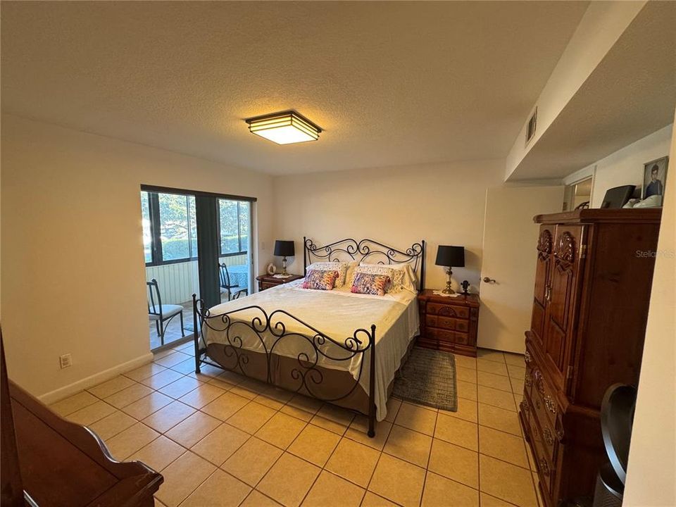 For Sale: $159,000 (2 beds, 2 baths, 1120 Square Feet)