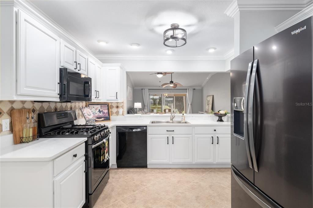 For Sale: $549,900 (3 beds, 2 baths, 1711 Square Feet)