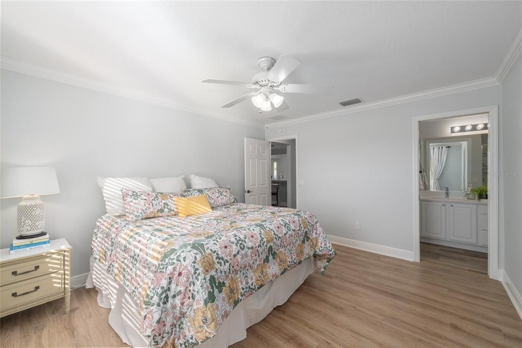 For Sale: $549,900 (3 beds, 2 baths, 1711 Square Feet)
