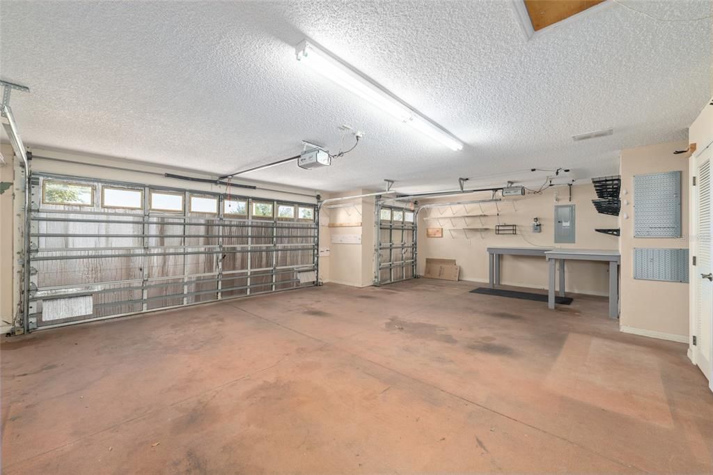 For Sale: $549,900 (3 beds, 2 baths, 1711 Square Feet)