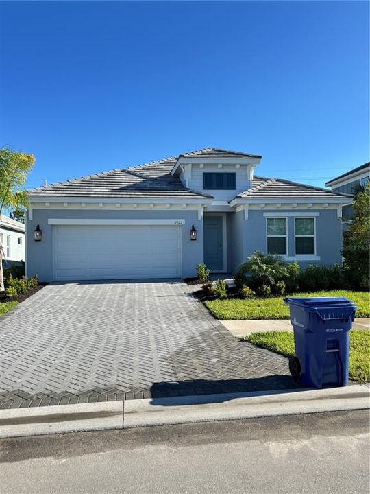 Vendido Recientemente: $665,956 (4 camas, 3 baños, 2332 Pies cuadrados)