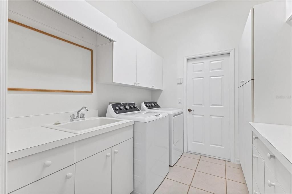 For Sale: $849,000 (4 beds, 3 baths, 2630 Square Feet)