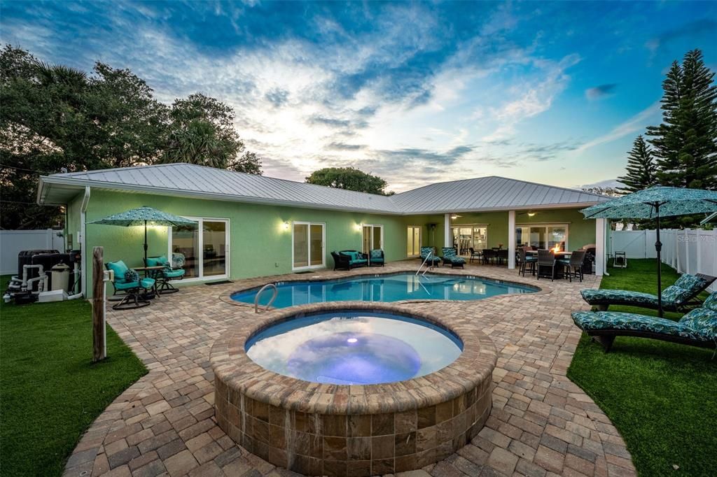 For Sale: $1,250,000 (4 beds, 4 baths, 2255 Square Feet)