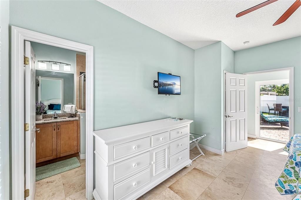 For Sale: $1,250,000 (4 beds, 4 baths, 2255 Square Feet)