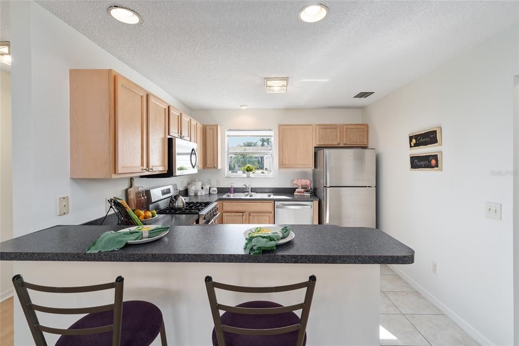 На продажу: $282,000 (2 спален, 2 ванн, 1120 Квадратных фут)