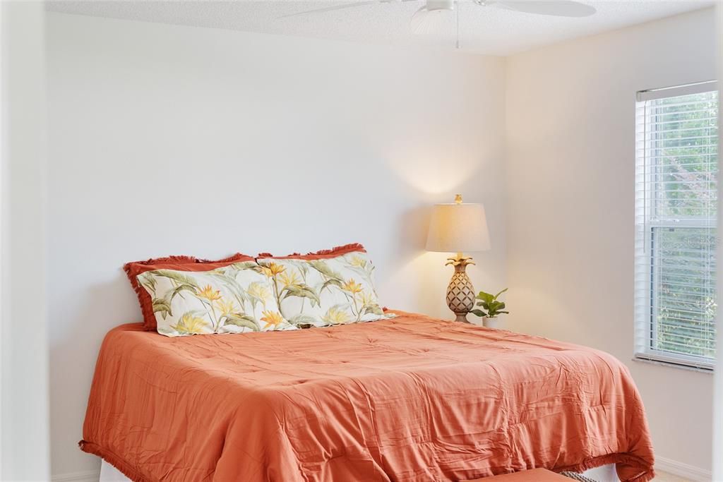 На продажу: $282,000 (2 спален, 2 ванн, 1120 Квадратных фут)