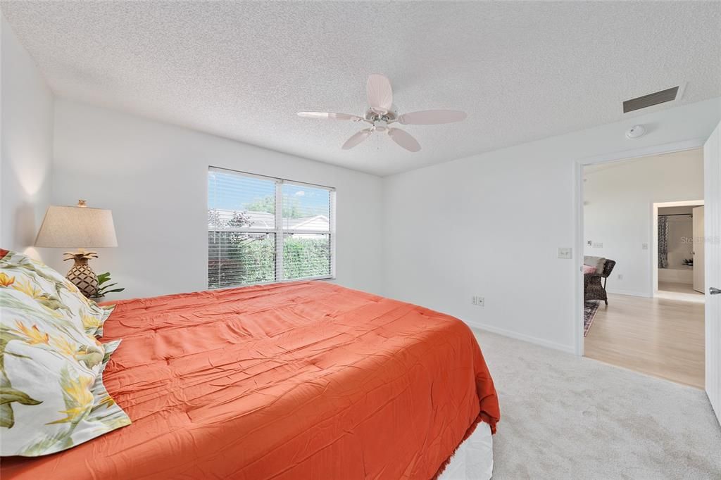 На продажу: $282,000 (2 спален, 2 ванн, 1120 Квадратных фут)