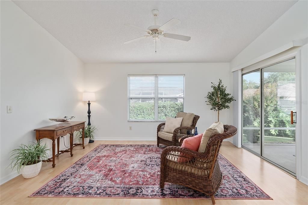 На продажу: $282,000 (2 спален, 2 ванн, 1120 Квадратных фут)