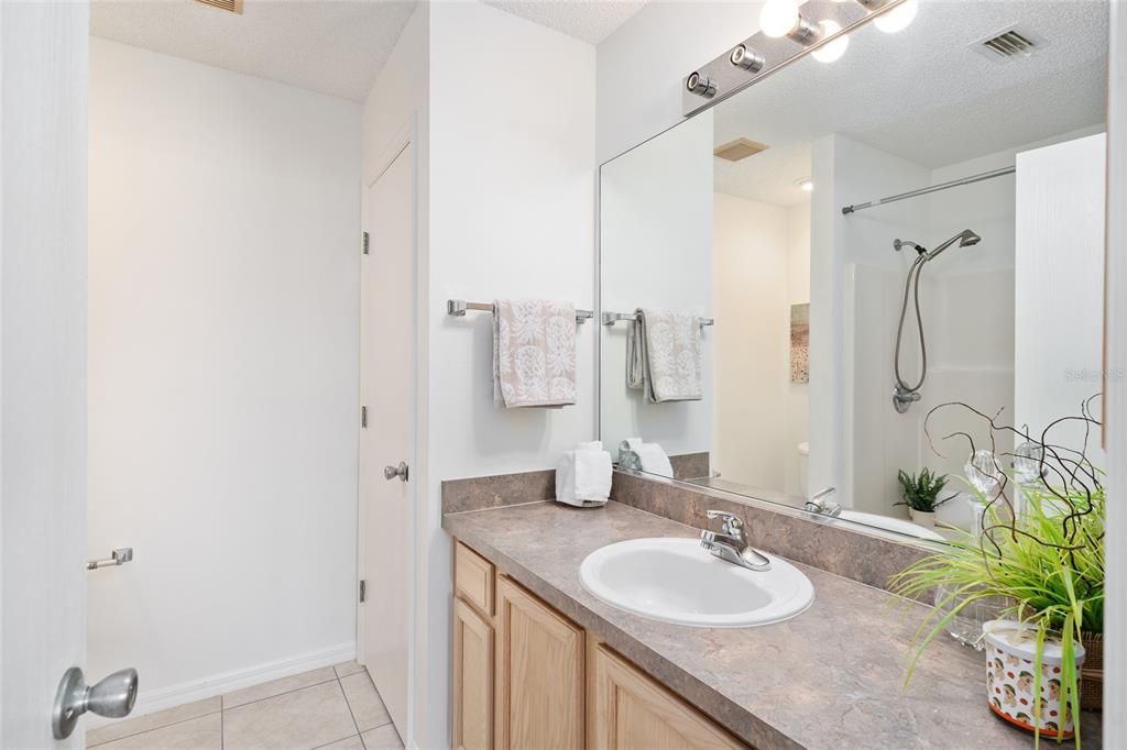 На продажу: $282,000 (2 спален, 2 ванн, 1120 Квадратных фут)