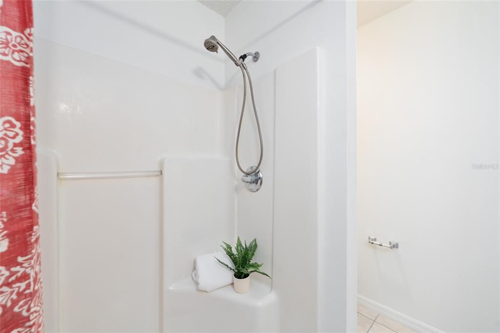 На продажу: $282,000 (2 спален, 2 ванн, 1120 Квадратных фут)