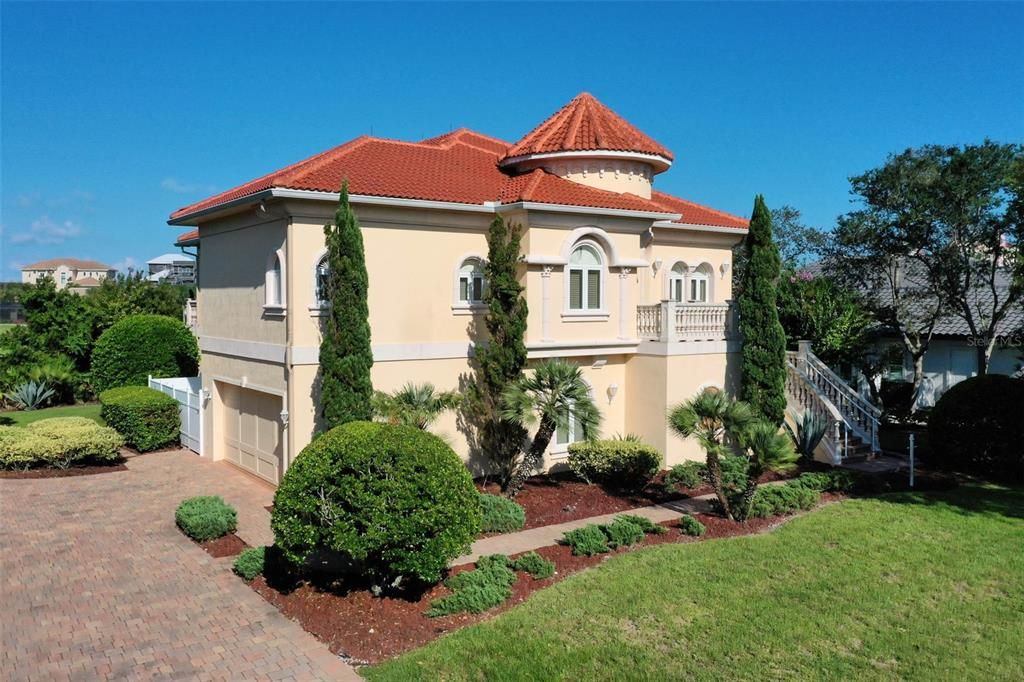 For Sale: $1,899,000 (4 beds, 3 baths, 4305 Square Feet)