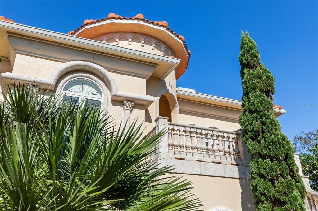 For Sale: $1,899,000 (4 beds, 3 baths, 4305 Square Feet)