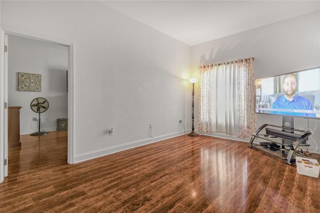 For Sale: $469,900 (3 beds, 2 baths, 2198 Square Feet)